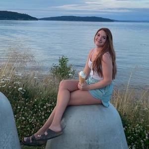 Meet your Posher, Alli